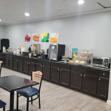 Quality Inn Terre Haute University Area Buitenkant foto