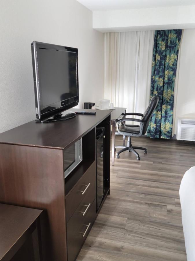 Quality Inn Terre Haute University Area Buitenkant foto