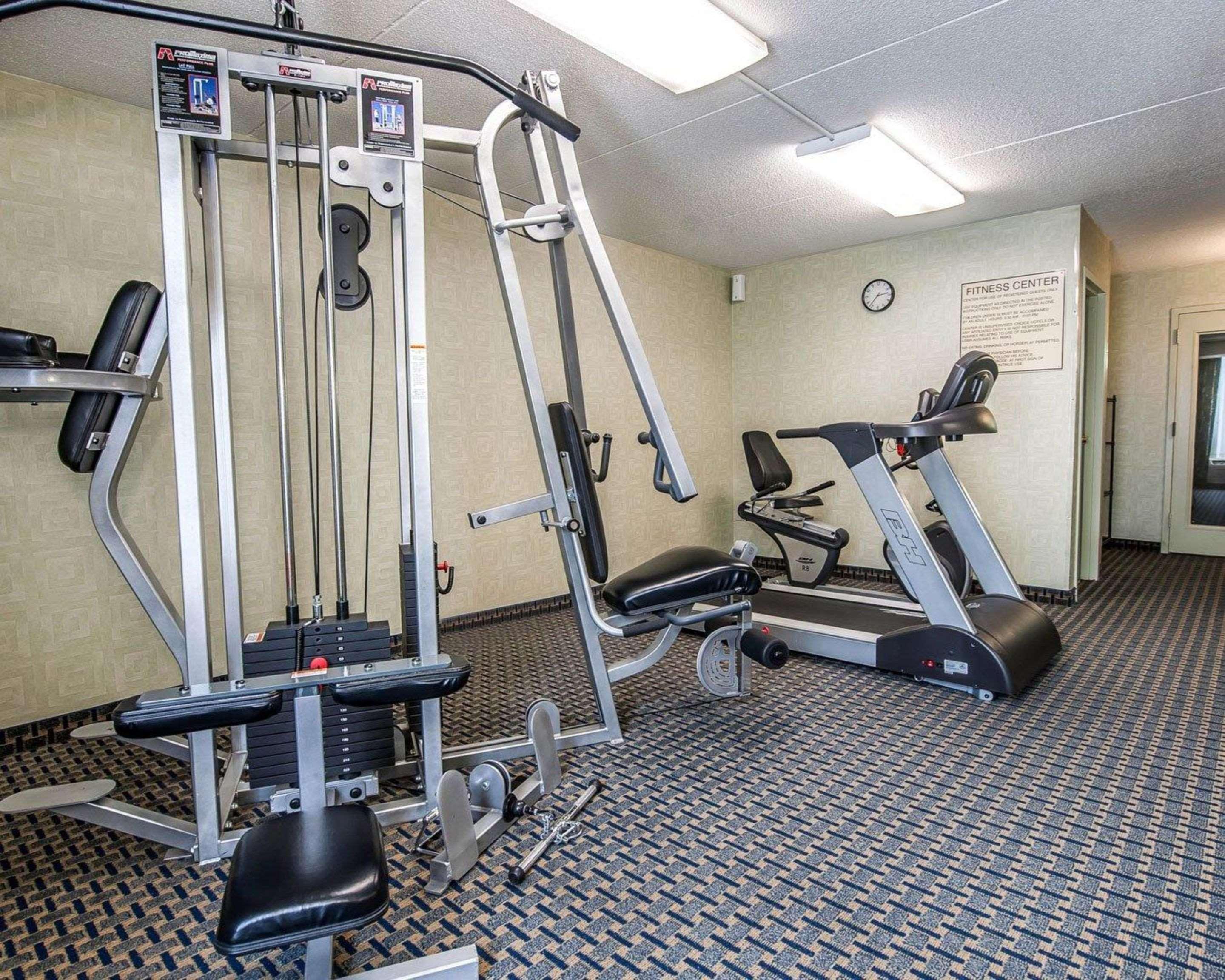 Quality Inn Terre Haute University Area Buitenkant foto