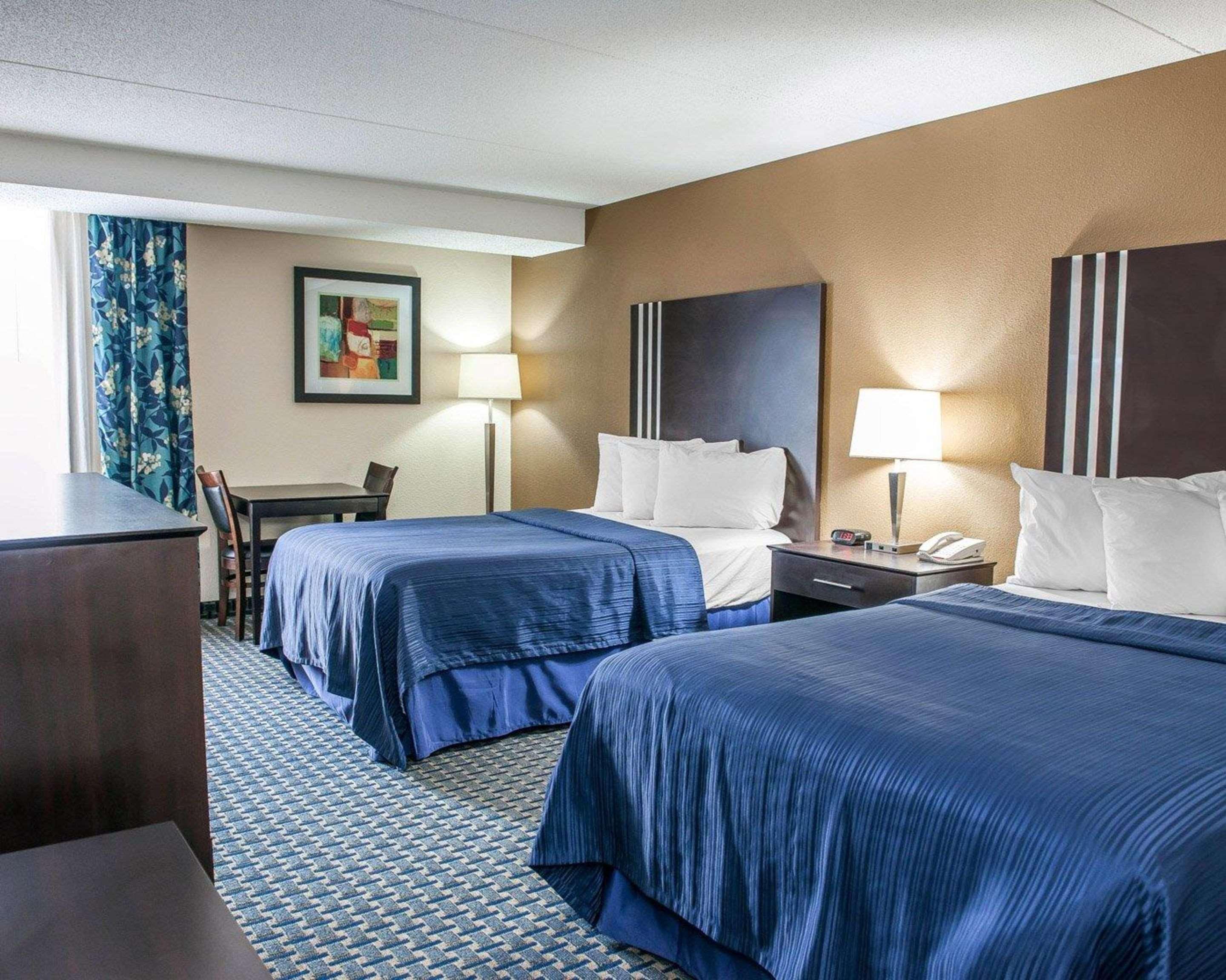 Quality Inn Terre Haute University Area Buitenkant foto