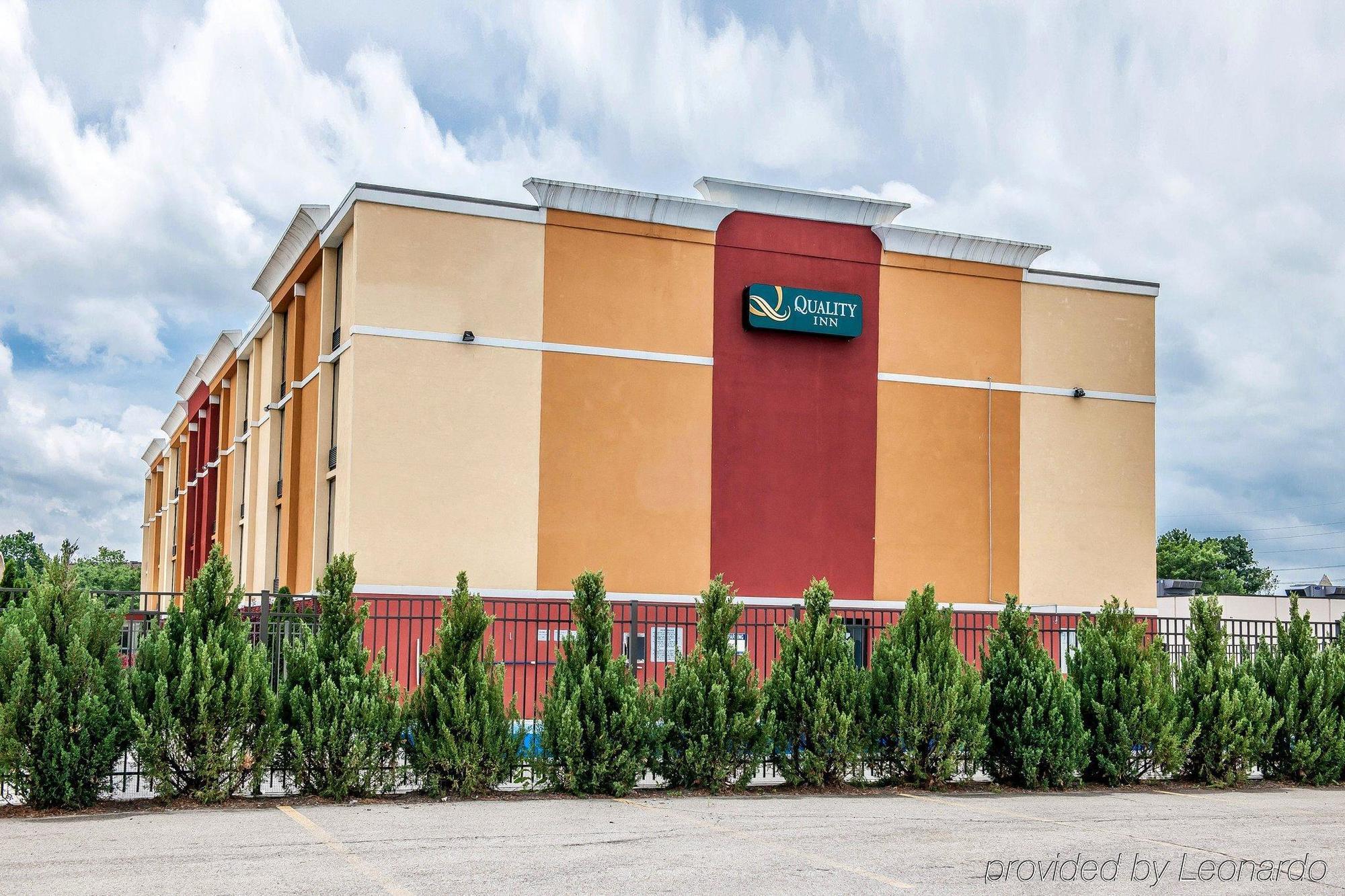 Quality Inn Terre Haute University Area Buitenkant foto