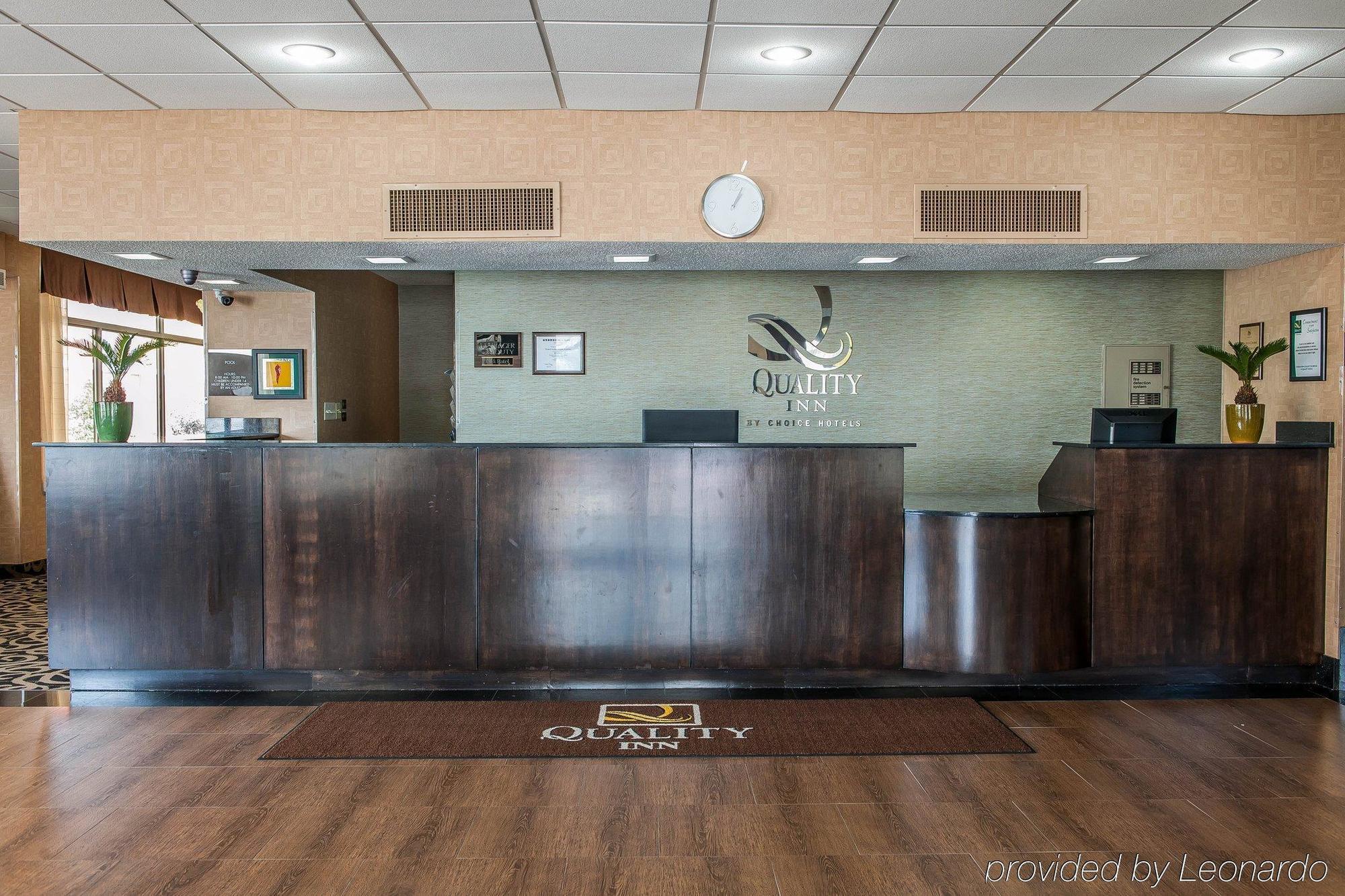 Quality Inn Terre Haute University Area Buitenkant foto
