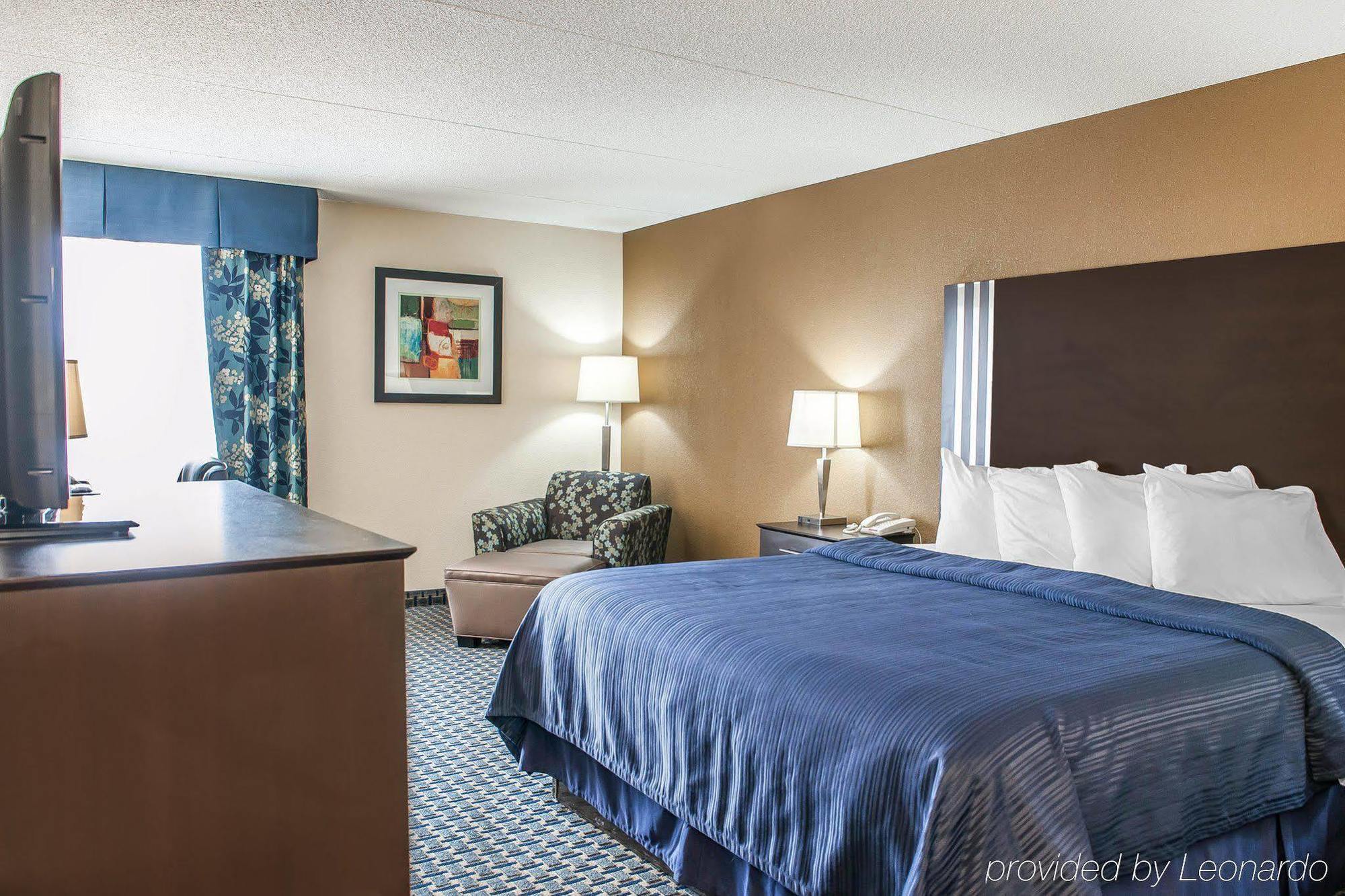 Quality Inn Terre Haute University Area Buitenkant foto